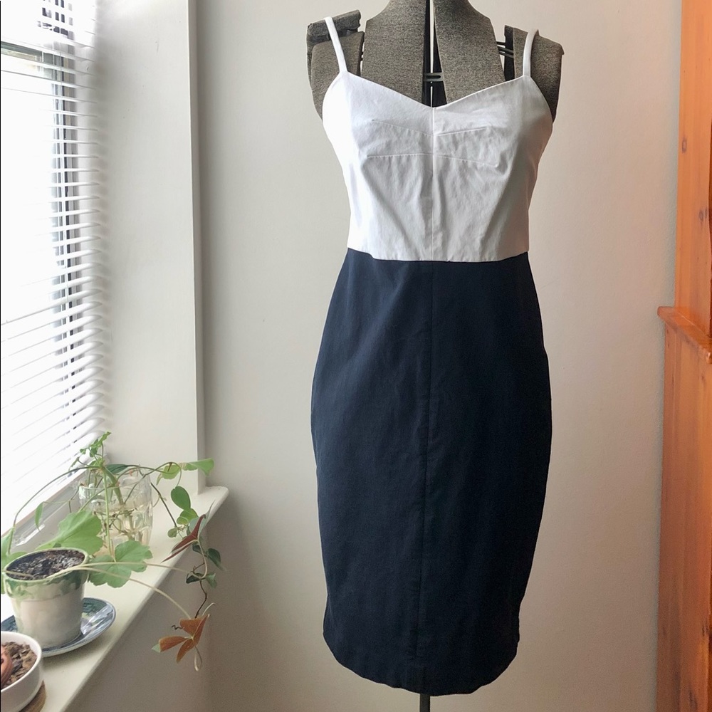 Banana Republic Strappy Bi-Stretch Sheath Dress in Navy Blue & White